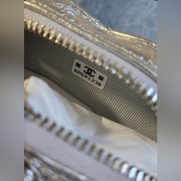 Chanel heart bag charm - Picture 4 of 7